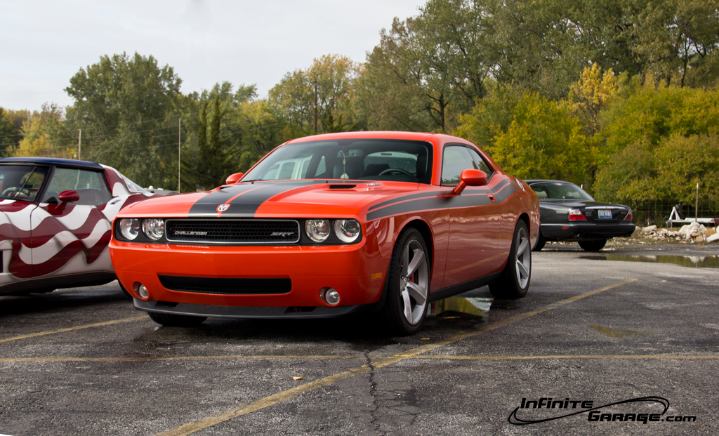 Challenger-SRT-8